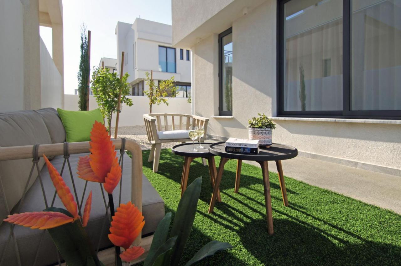 Villa Queen Eleanor Protaras Exteriör bild